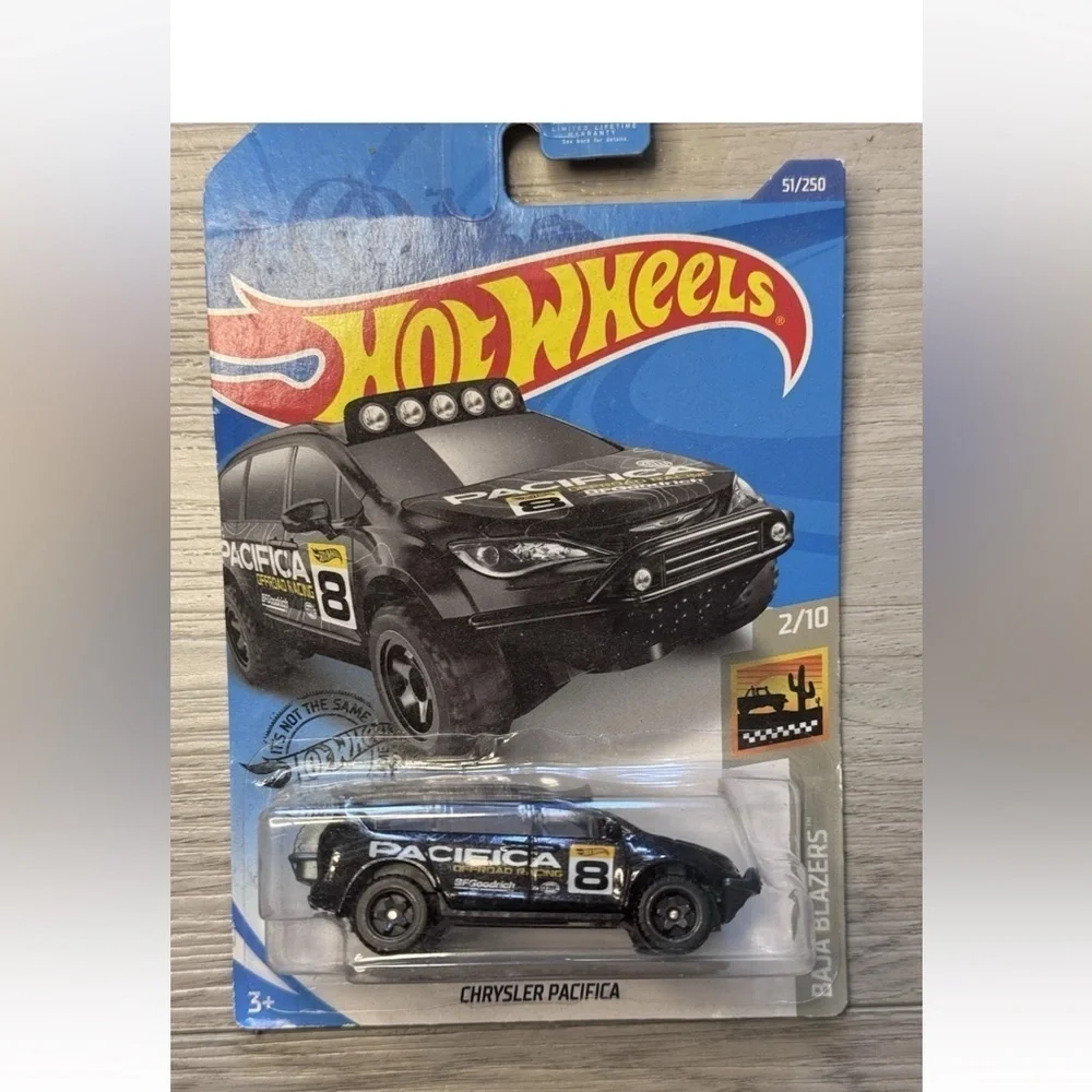 Hot Wheels Cars Lot Of 7 Bellair Cruiser Corvette Pacifica Race Track Rescue